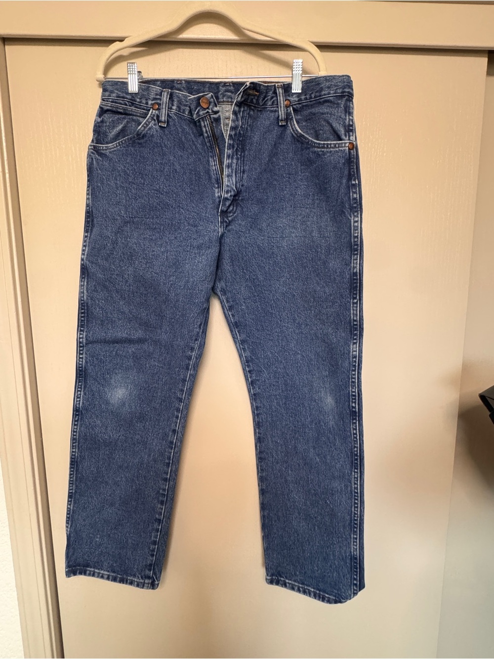 Wrangler Men's straight leg Blue Denim Jeans